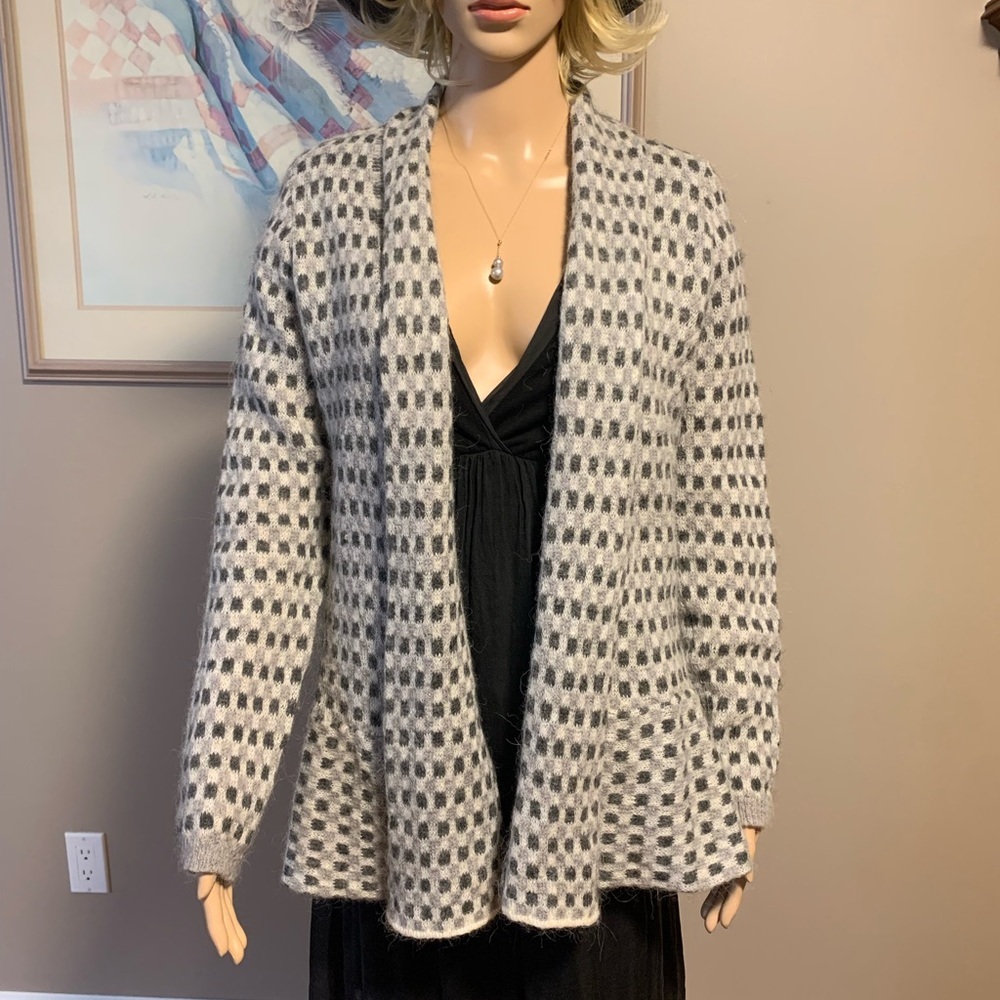 Stylish Gray Checkered Women's cardigan large